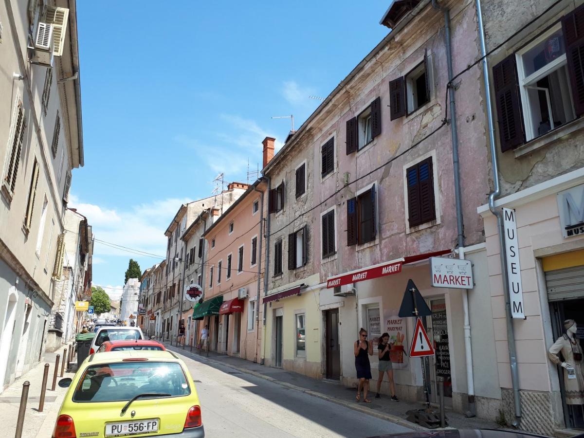 Apartamento Batcave Pula Exterior foto